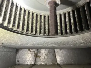 Heavily soiled blower wheel